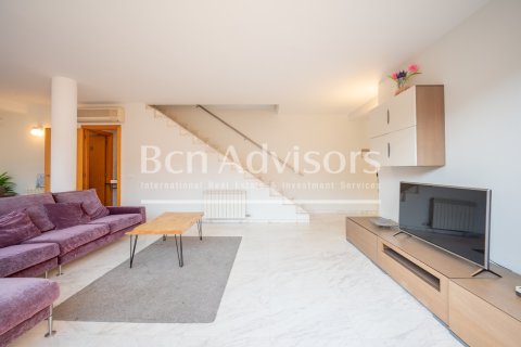 Apartamento de 4 dormitorios en venta en Barcelona, Cataluña, Spain № 2866 - foto 20