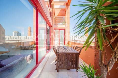 Apartamento de 4 dormitorios en venta en Barcelona, Cataluña, Spain № 2866 - foto 10