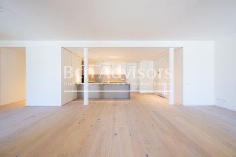 Apartamento de 2 dormitorios en venta en Barcelona, Cataluña, Spain № 2865 - foto 5