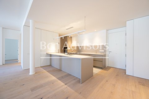 Apartamento de 2 dormitorios en venta en Barcelona, Cataluña, Spain № 2865 - foto 11