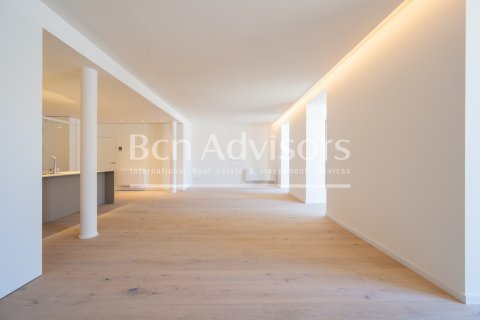 Apartamento de 2 dormitorios en venta en Barcelona, Cataluña, Spain № 2865 - foto 4