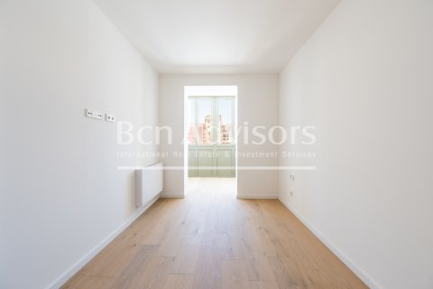 Apartamento de 2 dormitorios en venta en Barcelona, Cataluña, Spain № 2865 - foto 14