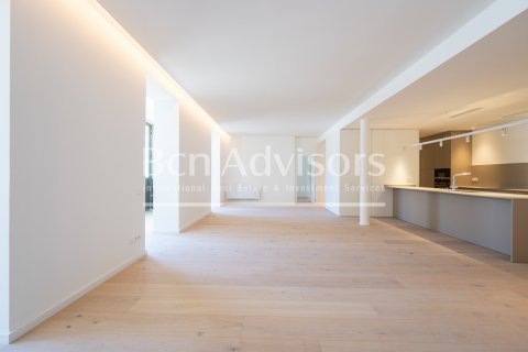 Apartamento de 2 dormitorios en venta en Barcelona, Cataluña, Spain № 2865 - foto 6