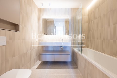 Apartamento de 2 dormitorios en venta en Barcelona, Cataluña, Spain № 2865 - foto 17