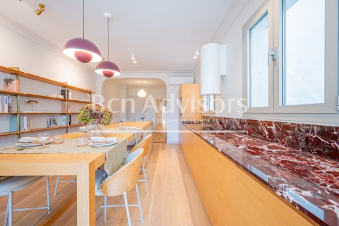 4 bedrooms apartment for sale in Barcelona, Catalonia, Spain № 2867 - photo 10