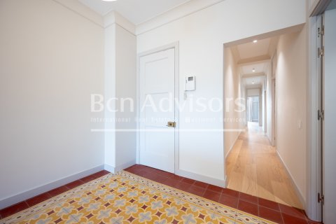 4 bedrooms apartment for sale in Barcelona, Catalonia, Spain № 2867 - photo 16