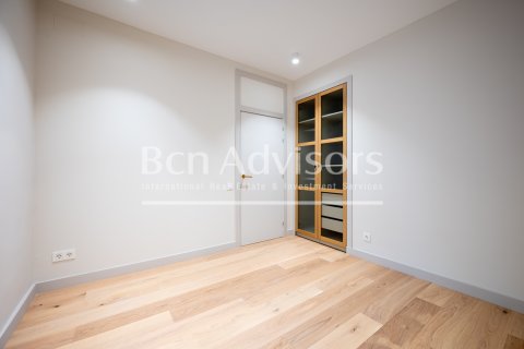 4 bedrooms apartment for sale in Barcelona, Catalonia, Spain № 2867 - photo 28