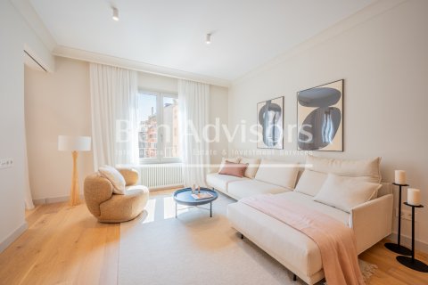 4 bedrooms apartment for sale in Barcelona, Catalonia, Spain № 2867 - photo 3