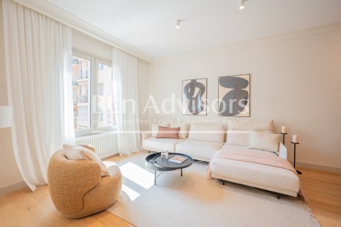 Apartamento de 4 dormitorios en venta en Barcelona, Cataluña, Spain № 2867