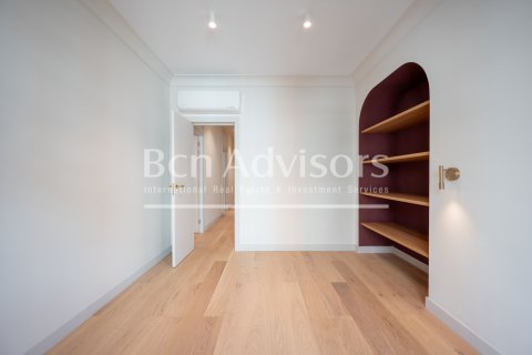 4 bedrooms apartment for sale in Barcelona, Catalonia, Spain № 2867 - photo 22