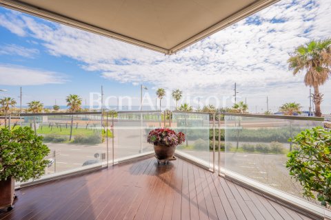 Apartamento de 2 dormitorios en venta en Barcelona, Cataluña, Spain № 2869 - foto 2