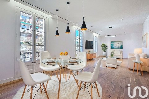 Apartamento de 4 dormitorios en venta en Barcelona, Cataluña, Spain № 4923