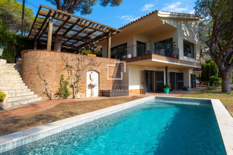 Villa de 4 dormitorios en venta en Cabrils, Barcelona, Cataluña, Spain № 8688 - foto 5