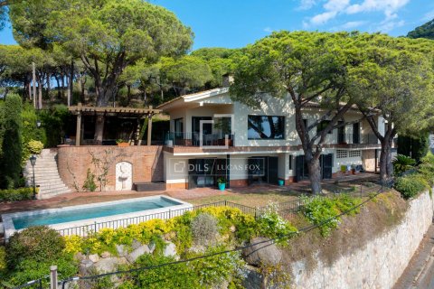 Villa de 4 dormitorios en venta en Cabrils, Barcelona, Cataluña, Spain № 8688