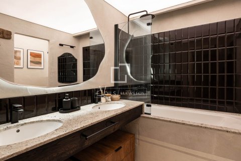 Купить квартиру в Барселона, Испания с 3 спальни, 91м², № 6459 - фото 19
