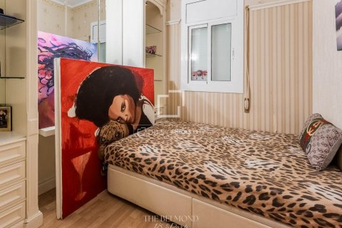 Apartamento de 6 dormitorios en venta en Barcelona, Cataluña, Spain № 8560 - foto 30
