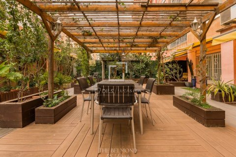 Apartamento de 6 dormitorios en venta en Barcelona, Cataluña, Spain № 8560 - foto 8