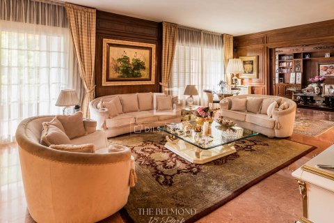 Apartamento de 6 dormitorios en venta en Barcelona, Cataluña, Spain № 8560