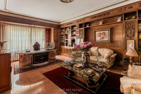 Apartamento de 6 dormitorios en venta en Barcelona, Cataluña, Spain № 8560 - foto 5