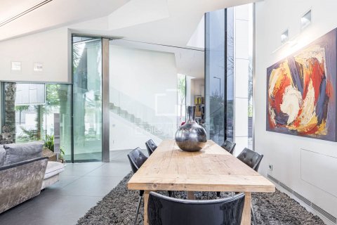 Villa de 4 dormitorios en venta en Sant Cugat del Vallès, Barcelona, Cataluña, Spain № 8563 - foto 4