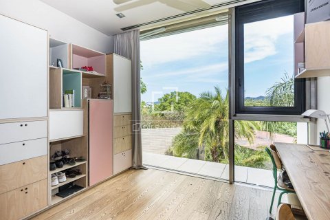 Villa de 4 dormitorios en venta en Sant Cugat del Vallès, Barcelona, Cataluña, Spain № 8563 - foto 28