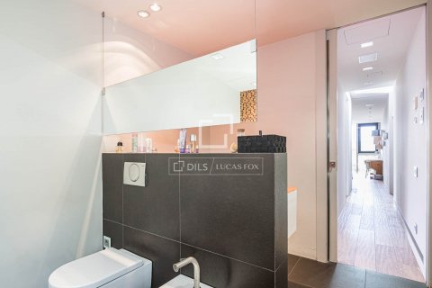Villa de 4 dormitorios en venta en Sant Cugat del Vallès, Barcelona, Cataluña, Spain № 8563 - foto 30