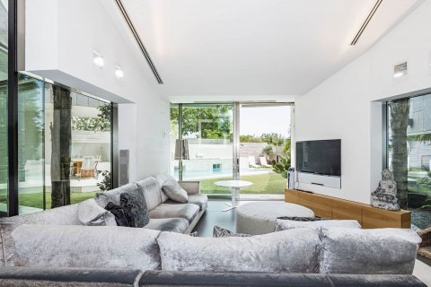 Villa de 4 dormitorios en venta en Sant Cugat del Vallès, Barcelona, Cataluña, Spain № 8563 - foto 5