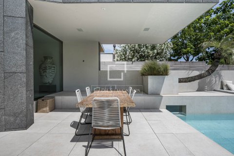 Villa de 4 dormitorios en venta en Sant Cugat del Vallès, Barcelona, Cataluña, Spain № 8563 - foto 6