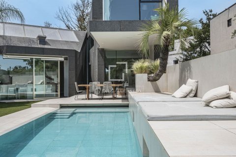 Villa de 4 dormitorios en venta en Sant Cugat del Vallès, Barcelona, Cataluña, Spain № 8563