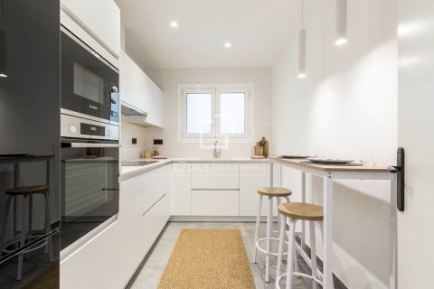 Купить квартиру в Барселона, Испания с 4 спальни, 100м², № 8565 - фото 2