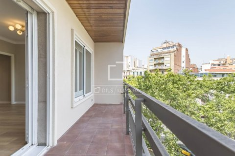 Купить квартиру в Барселона, Испания с 4 спальни, 100м², № 8565 - фото 18