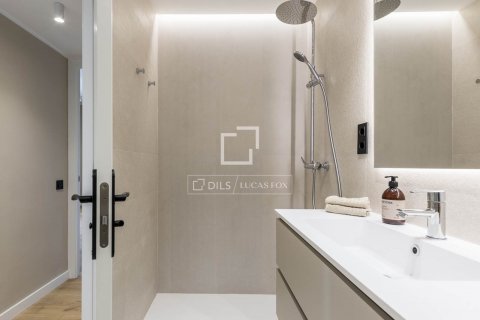 Купить квартиру в Барселона, Испания с 4 спальни, 100м², № 8565 - фото 27