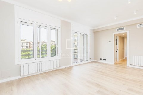 Купить квартиру в Барселона, Испания с 4 спальни, 100м², № 8565 - фото 14