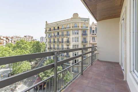 Купить квартиру в Барселона, Испания с 4 спальни, 100м², № 8565 - фото 19