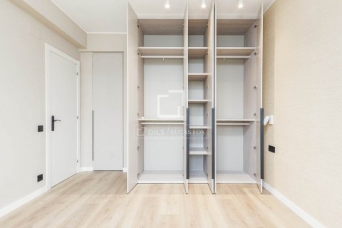 Купить квартиру в Барселона, Испания с 4 спальни, 100м², № 8565 - фото 12