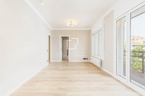 Купить квартиру в Барселона, Испания с 4 спальни, 100м², № 8565 - фото 16