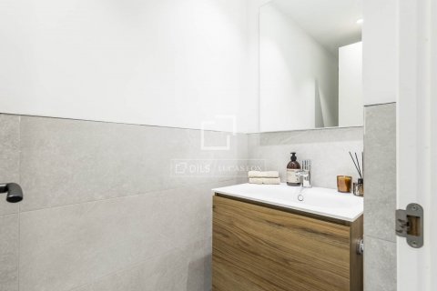 Купить квартиру в Барселона, Испания с 4 спальни, 100м², № 8565 - фото 8