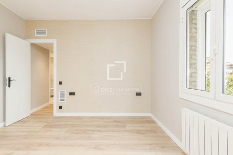 Купить квартиру в Барселона, Испания с 4 спальни, 100м², № 8565 - фото 28