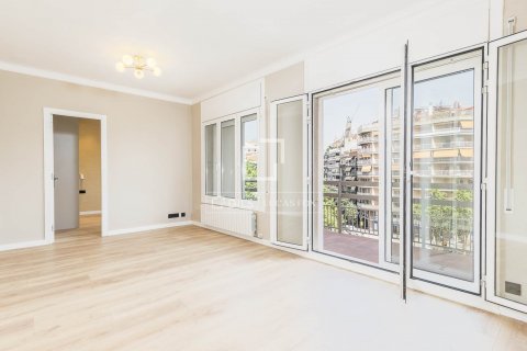 Apartamento de 4 dormitorios en venta en Barcelona, Cataluña, Spain № 8565