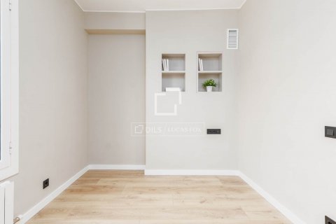 Купить квартиру в Барселона, Испания с 4 спальни, 100м², № 8565 - фото 25