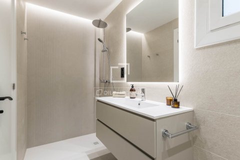 Купить квартиру в Барселона, Испания с 4 спальни, 100м², № 8565 - фото 26