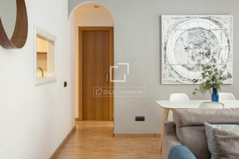 Apartamento de 2 dormitorios en venta en Barcelona, Cataluña, Spain № 8564 - foto 19