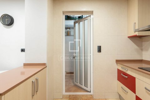 Apartamento de 2 dormitorios en venta en Barcelona, Cataluña, Spain № 8564 - foto 13