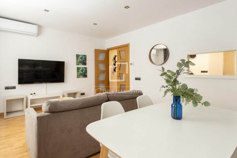Apartamento de 2 dormitorios en venta en Barcelona, Cataluña, Spain № 8564 - foto 9