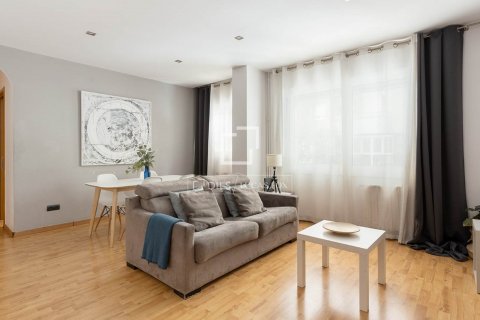 Apartamento de 2 dormitorios en venta en Barcelona, Cataluña, Spain № 8564 - foto 5