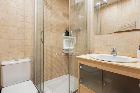 Apartamento de 2 dormitorios en venta en Barcelona, Cataluña, Spain № 8564 - foto 30