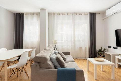 Apartamento de 2 dormitorios en venta en Barcelona, Cataluña, Spain № 8564 - foto 4