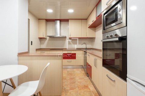 Apartamento de 2 dormitorios en venta en Barcelona, Cataluña, Spain № 8564 - foto 17