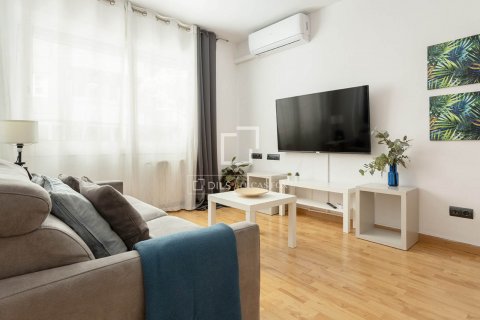 Apartamento de 2 dormitorios en venta en Barcelona, Cataluña, Spain № 8564 - foto 3