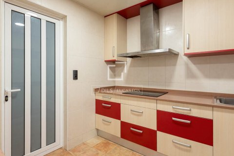 Apartamento de 2 dormitorios en venta en Barcelona, Cataluña, Spain № 8564 - foto 12